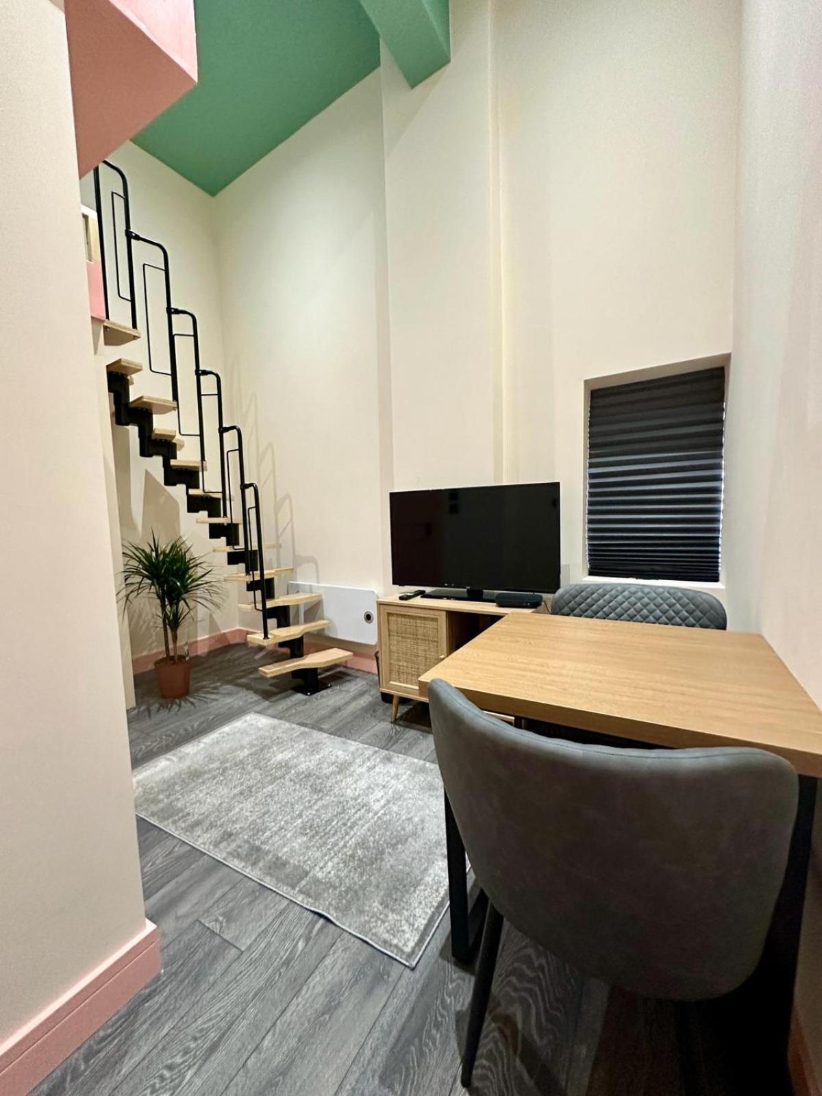 Cozy En-Suite Loft In Trendy Local London Luaran gambar